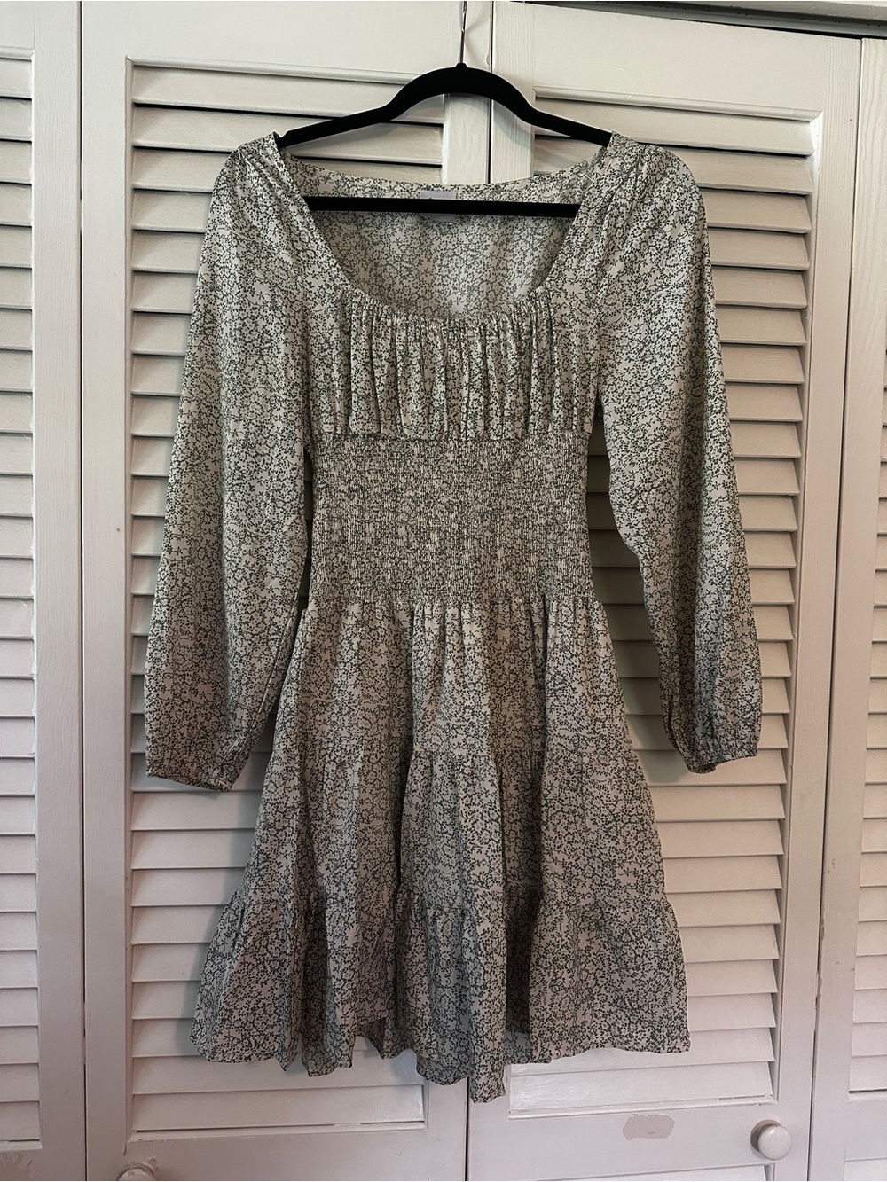 Princess Polly Cream Floral Smocked Long-Sleeve Dress